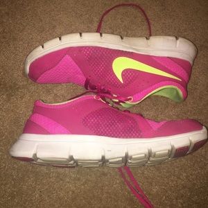 Nike Flex Experience Run Size 7Y